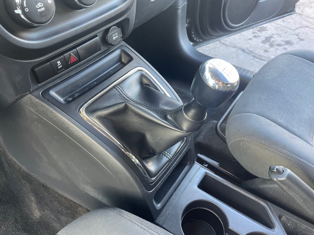 2016 Jeep Compass Image 4