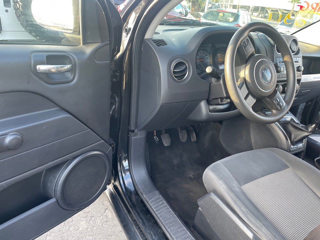 2016 Jeep Compass Image 6