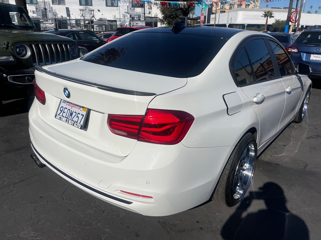 2017 BMW 3 Series Image 6