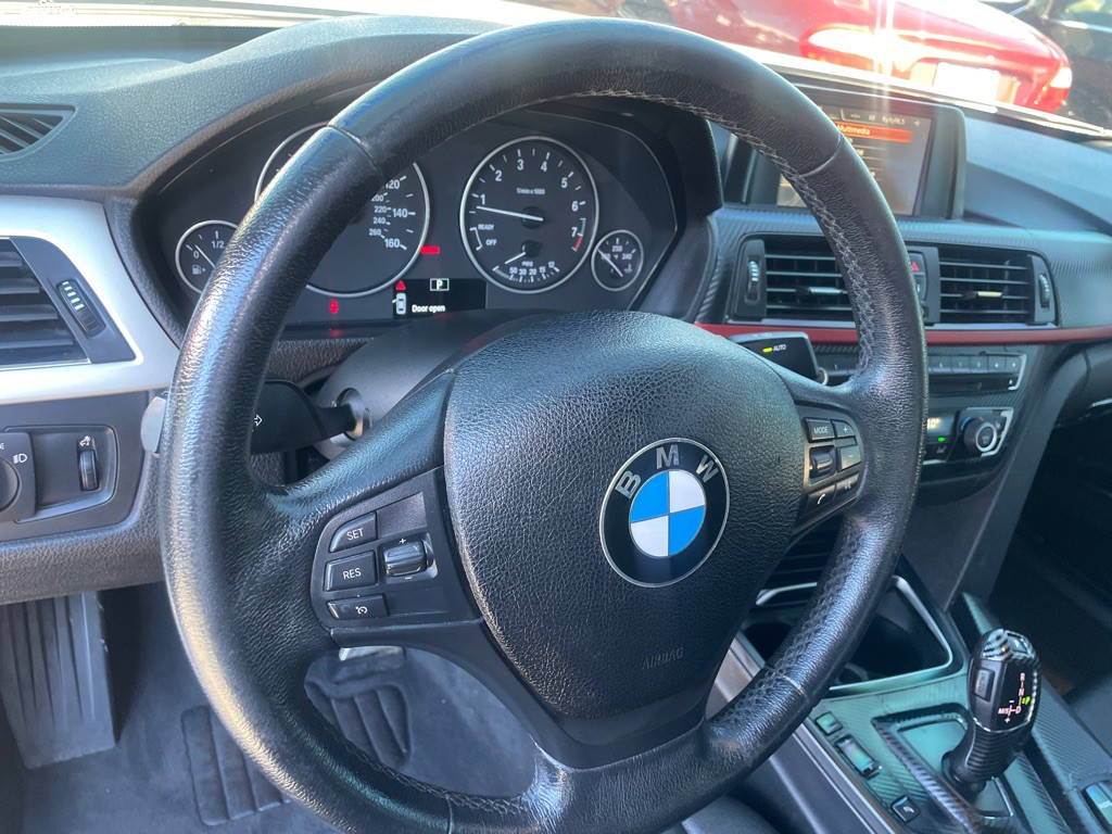 2017 BMW 3 Series Image 8