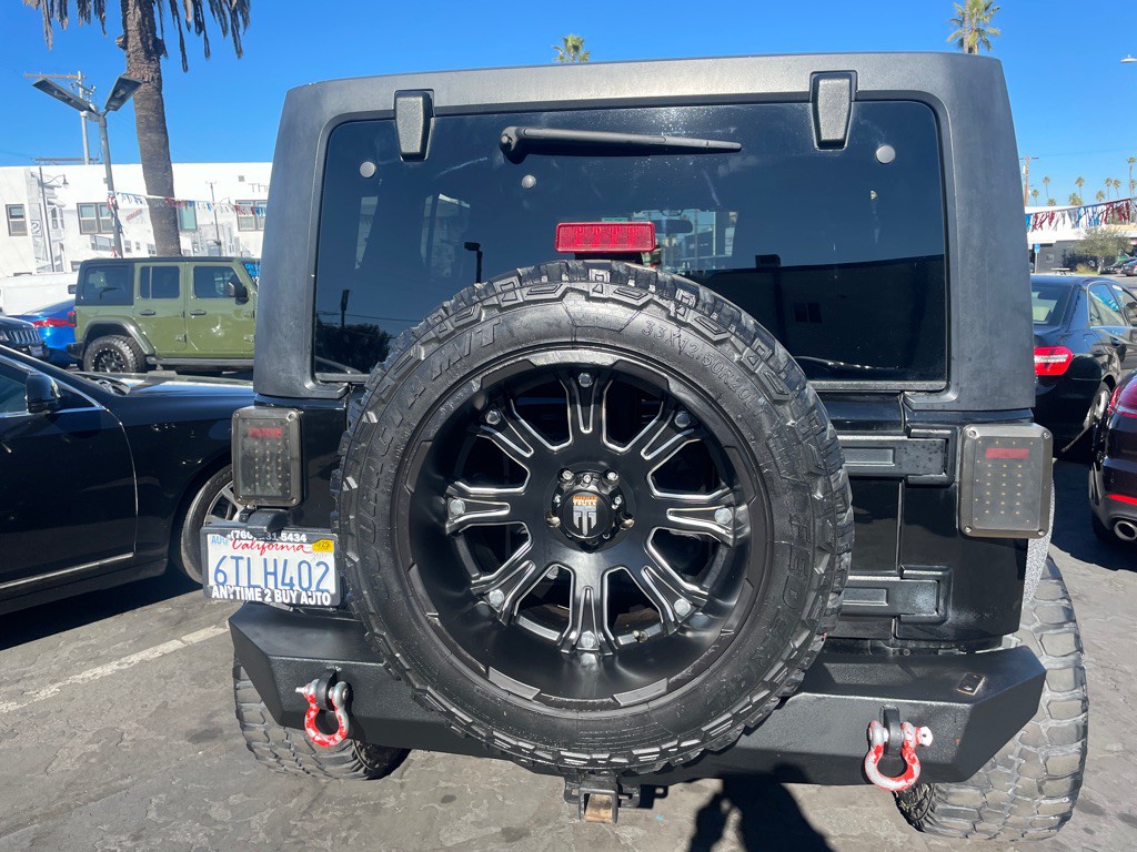 2011 Jeep Wrangler Unlimited Image 3