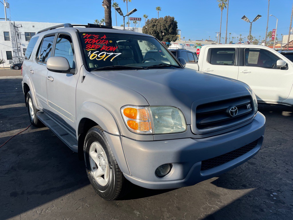 2002 Toyota Sequoia Image 1