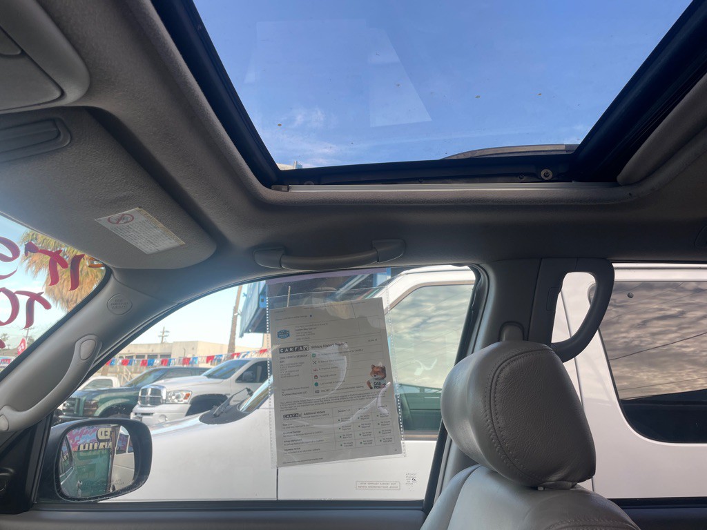 2002 Toyota Sequoia Image 14