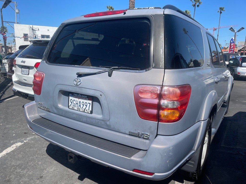 2002 Toyota Sequoia Image 28