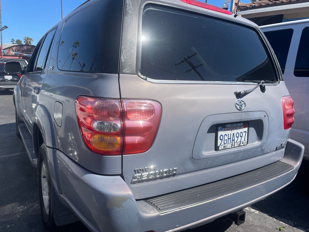 2002 Toyota Sequoia Image 32