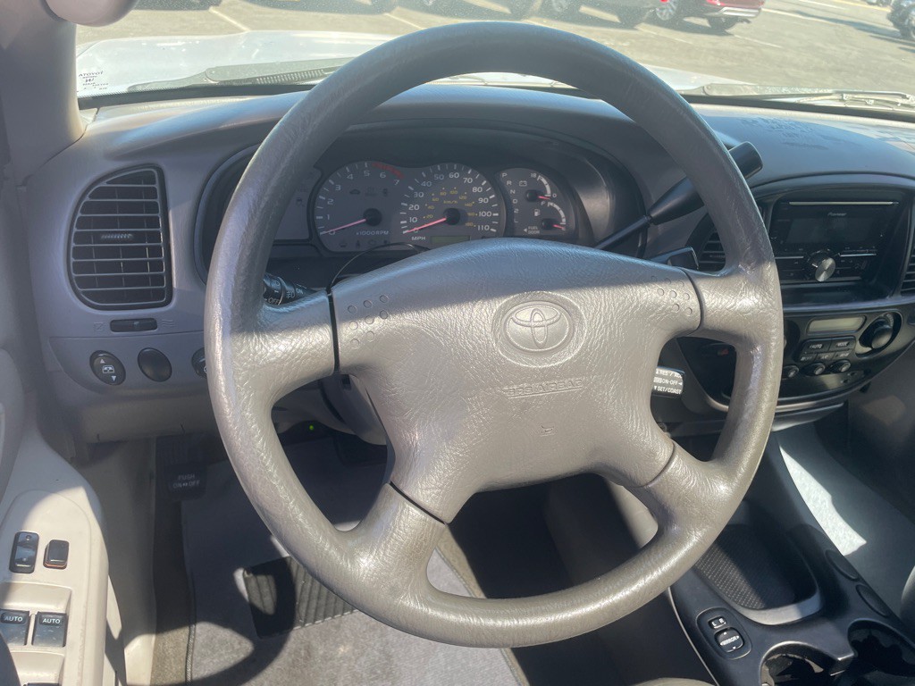 2002 Toyota Sequoia Image 34
