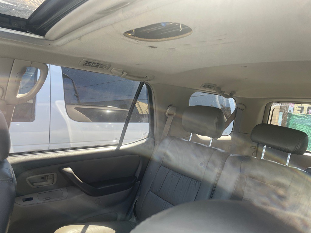 2002 Toyota Sequoia Image 37