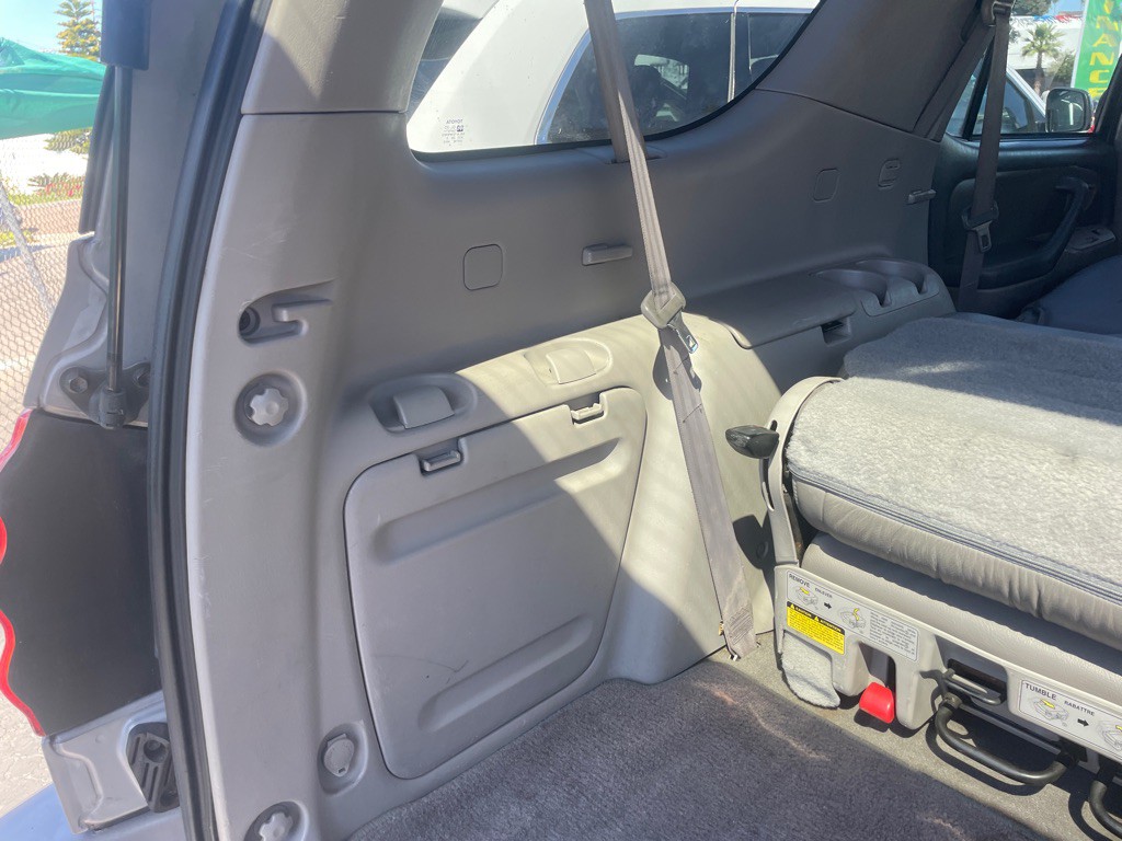 2002 Toyota Sequoia Image 48