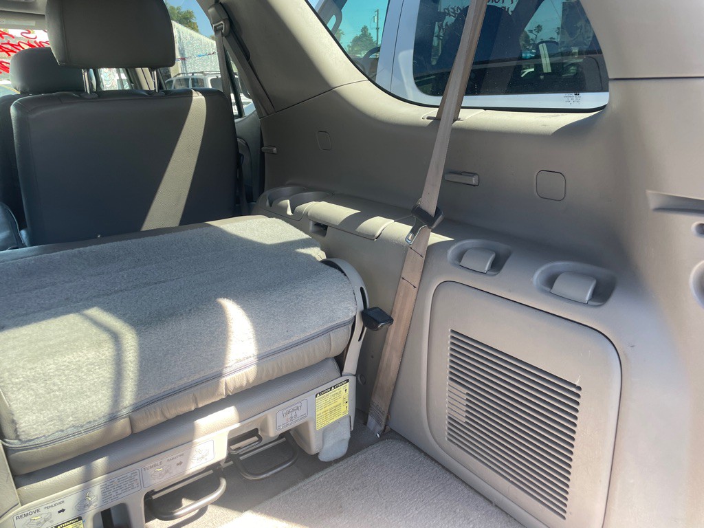 2002 Toyota Sequoia Image 49