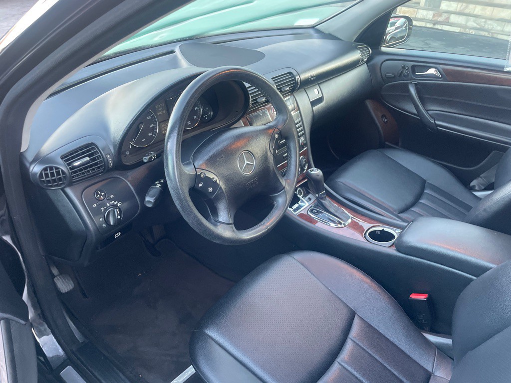 2007 Mercedes-Benz C-Class Image 4