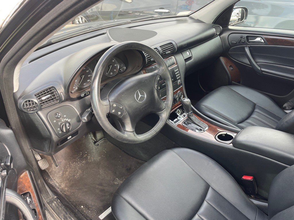 2007 Mercedes-Benz C-Class Image 12