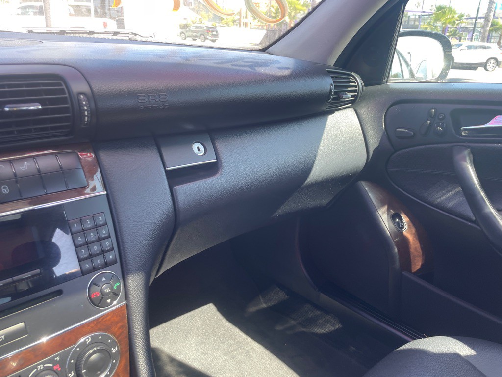 2007 Mercedes-Benz C-Class Image 34