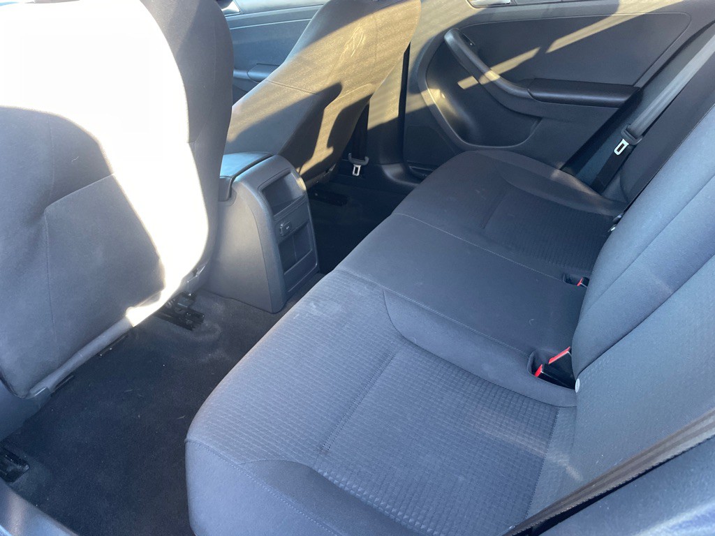 2016 Volkswagen Jetta Image 11
