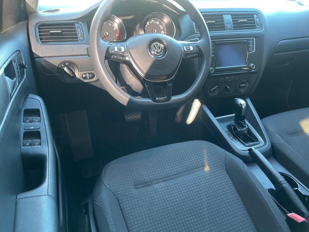 2016 Volkswagen Jetta Image 12