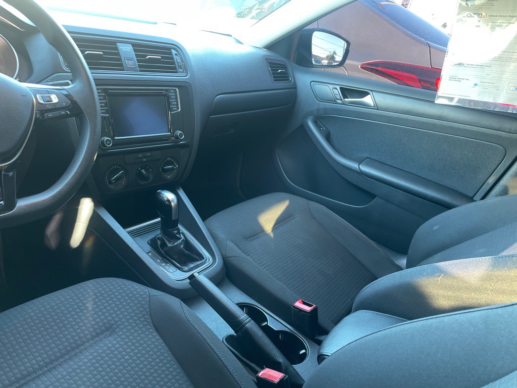 2016 Volkswagen Jetta Image 13