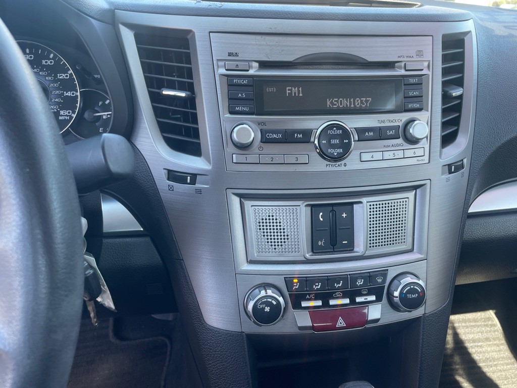 2010 Subaru Legacy Image 12