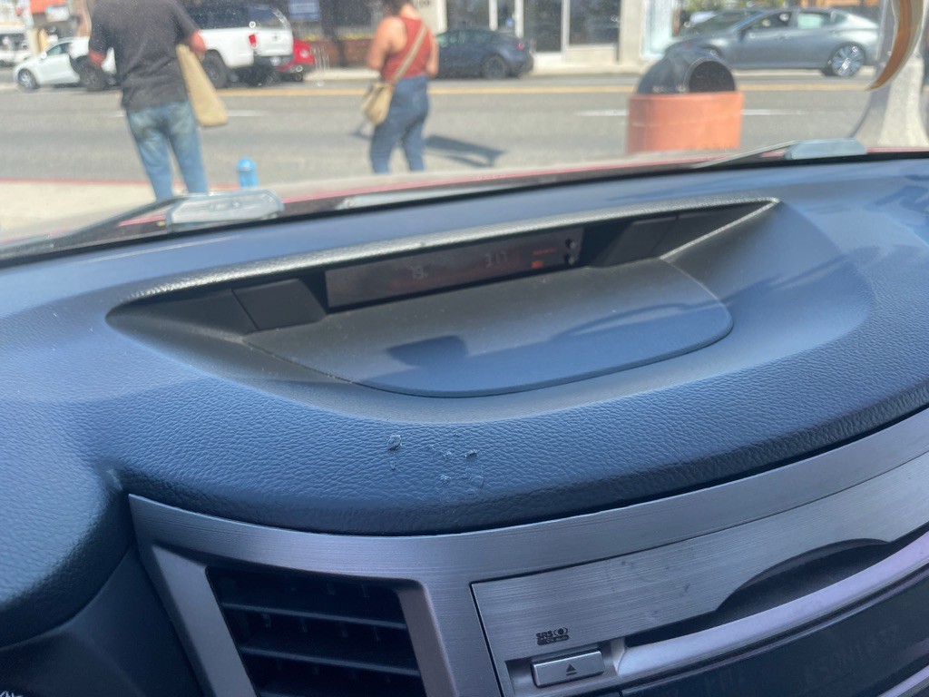 2010 Subaru Legacy Image 17