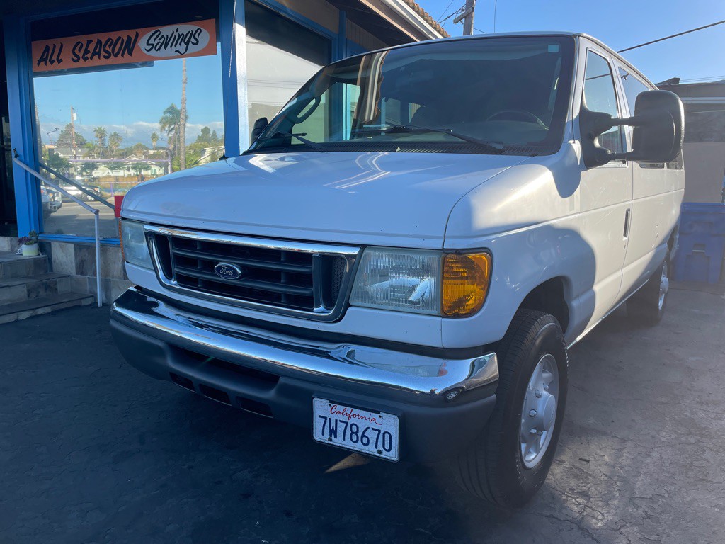 2005 Ford Econoline Image 8