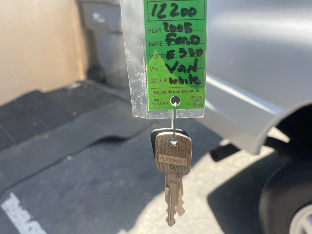 2005 Ford Econoline Image 16