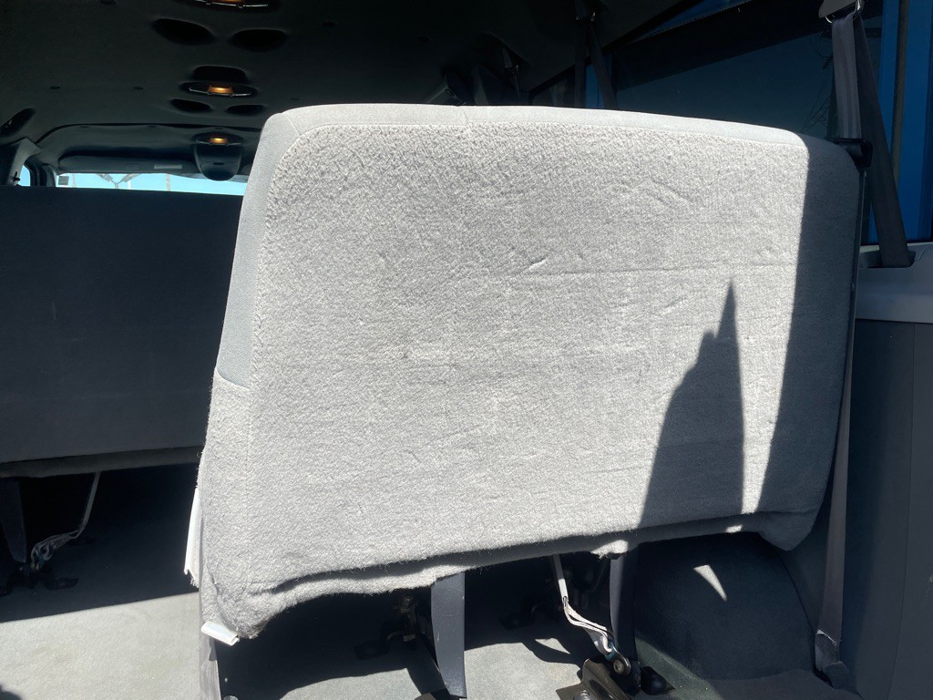 2005 Ford Econoline Image 19