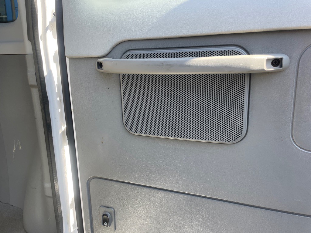 2005 Ford Econoline Image 21