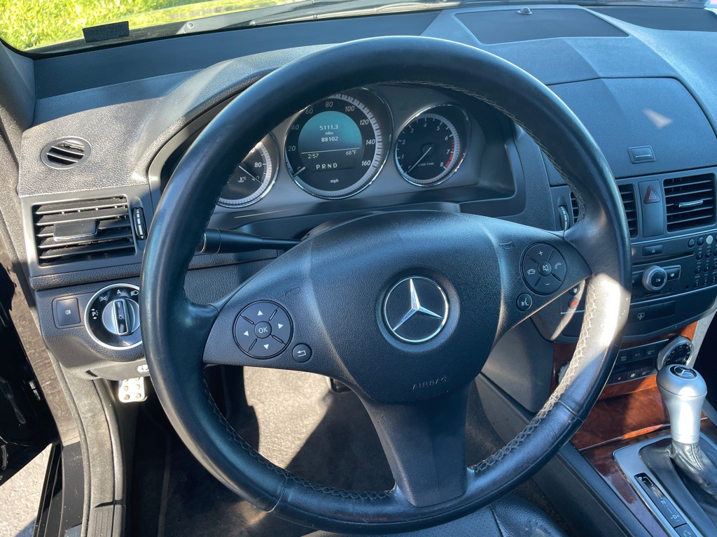 2011 Mercedes-Benz C-Class Image 8