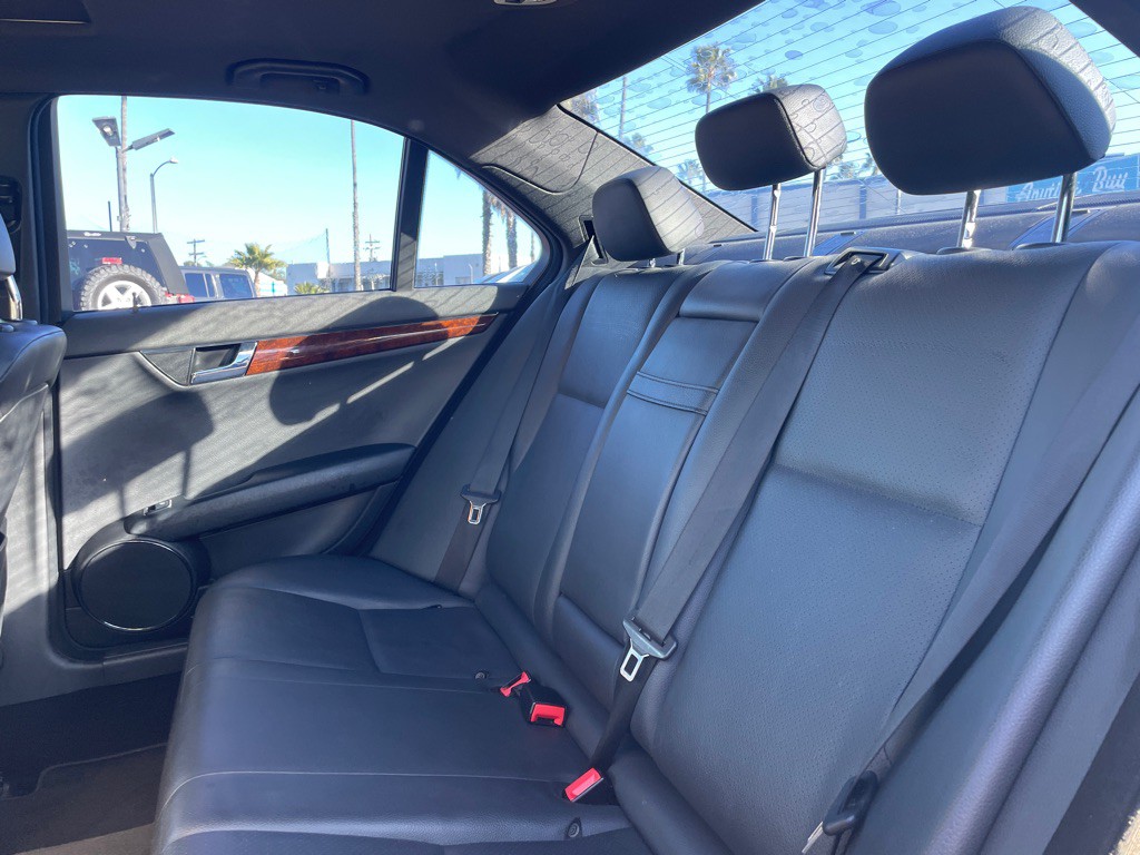 2011 Mercedes-Benz C-Class Image 11