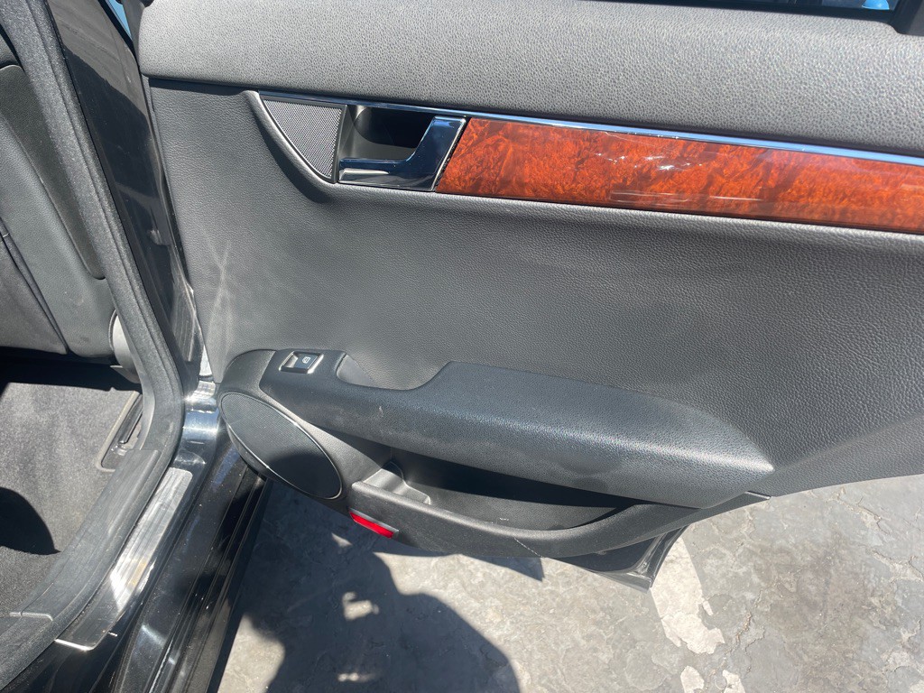 2011 Mercedes-Benz C-Class Image 18