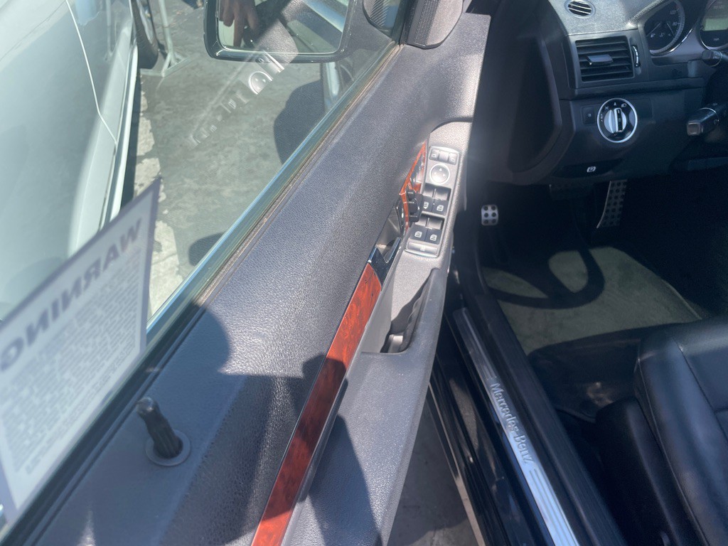 2011 Mercedes-Benz C-Class Image 25