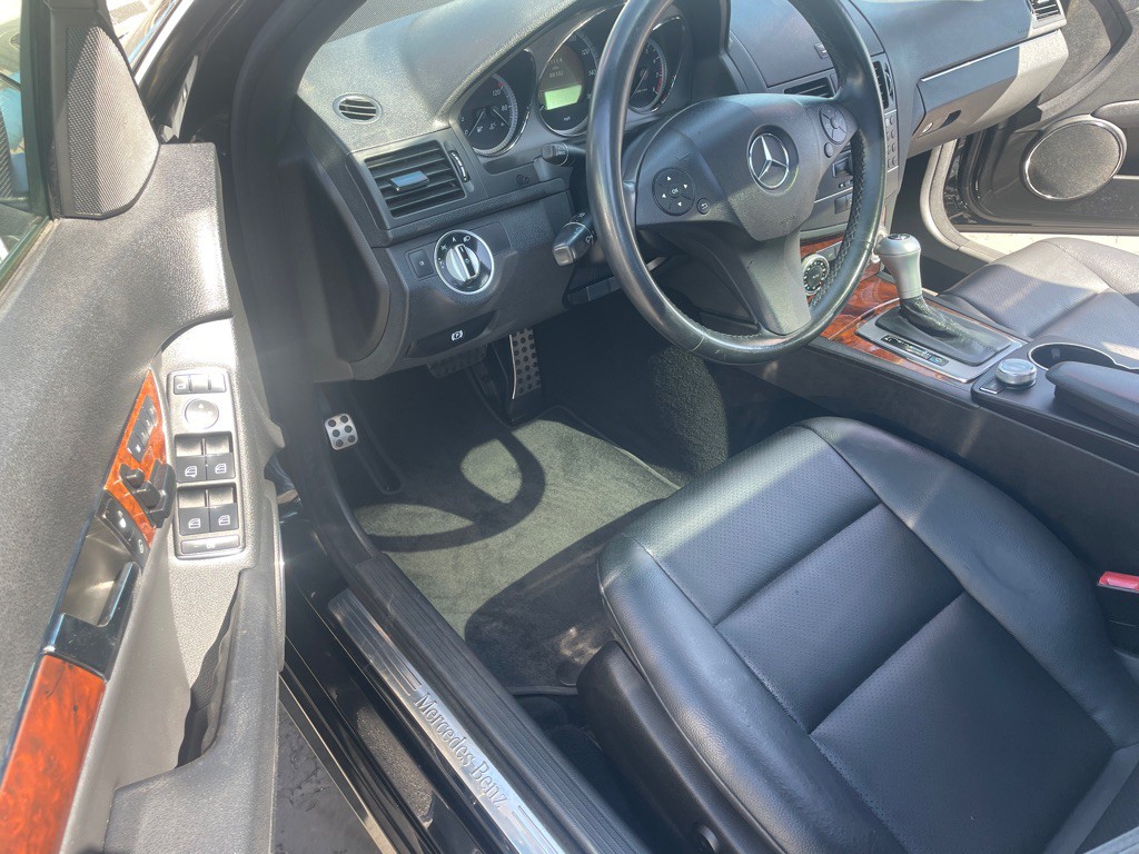 2011 Mercedes-Benz C-Class Image 26