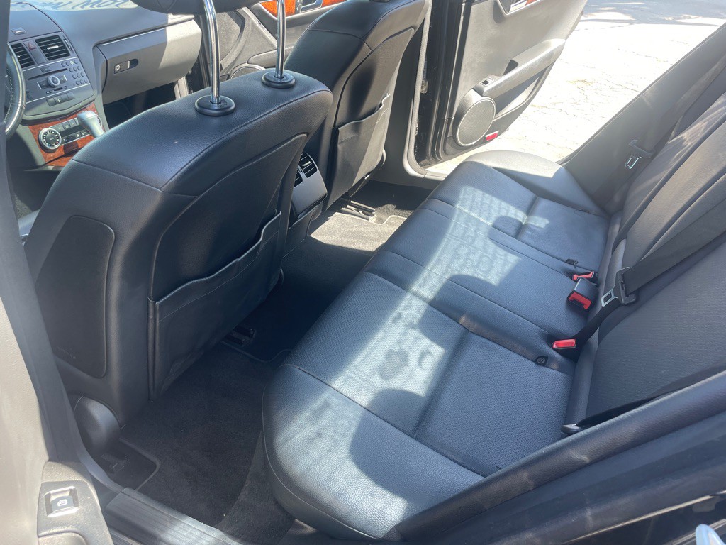 2011 Mercedes-Benz C-Class Image 30