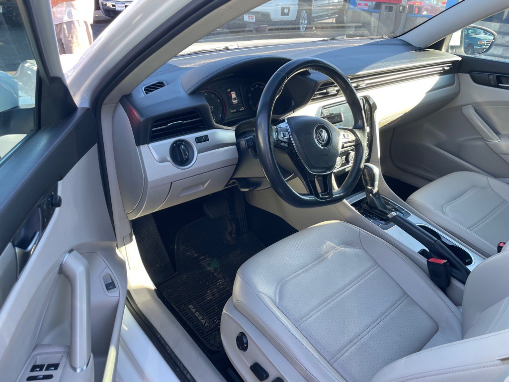 2020 Volkswagen Passat Image 4