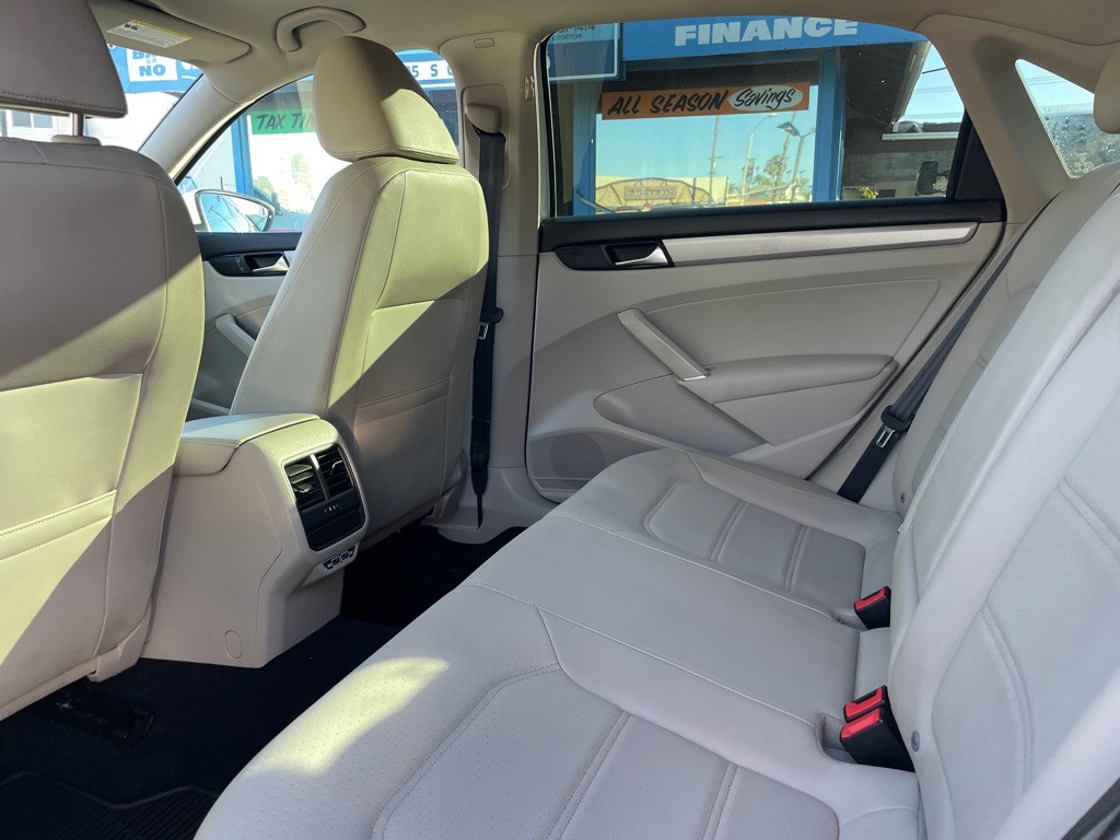 2020 Volkswagen Passat Image 6