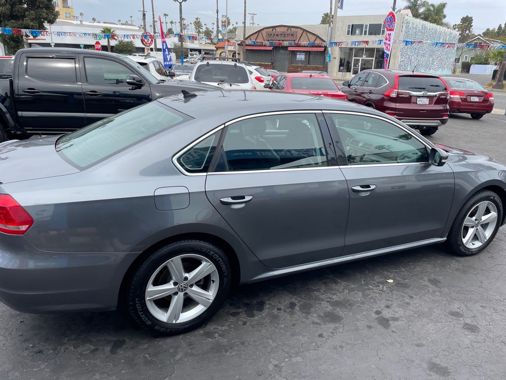 2015 Volkswagen Passat Image 8