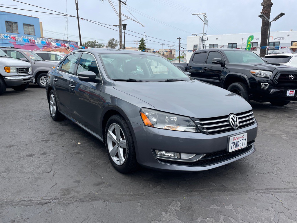 2015 Volkswagen Passat Image 9