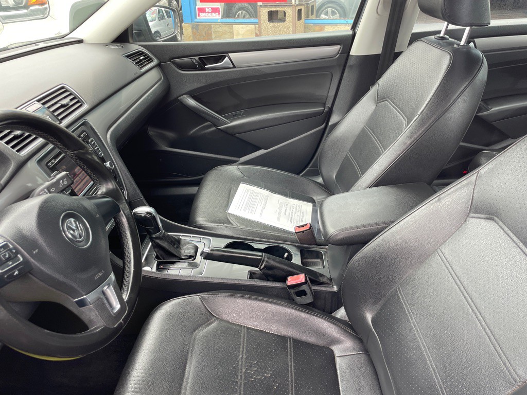 2015 Volkswagen Passat Image 10