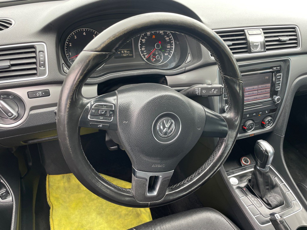 2015 Volkswagen Passat Image 13