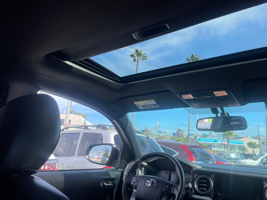 2016 Toyota Tacoma Image 10