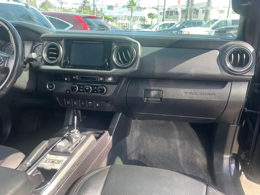 2016 Toyota Tacoma Image 12