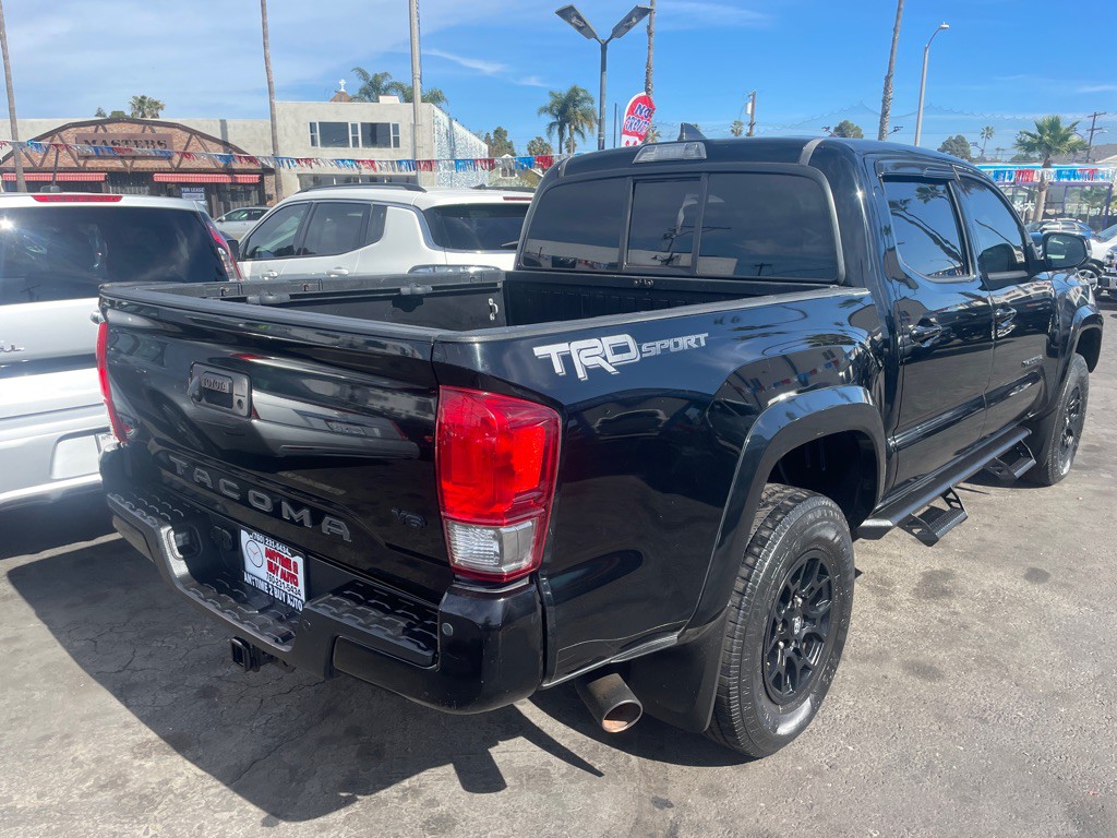2016 Toyota Tacoma Image 27
