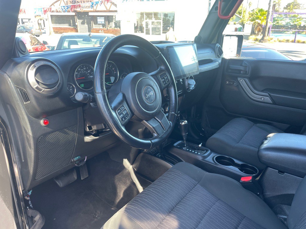 2011 Jeep Wrangler Unlimited Image 8