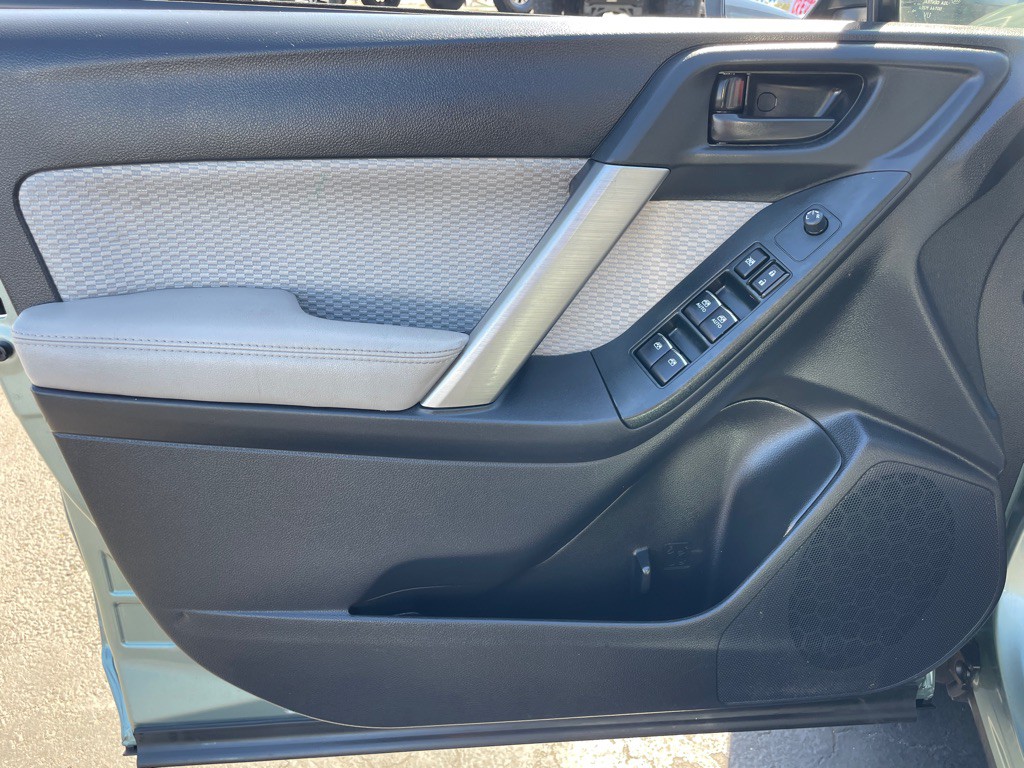 2018 Subaru Forester Image 15