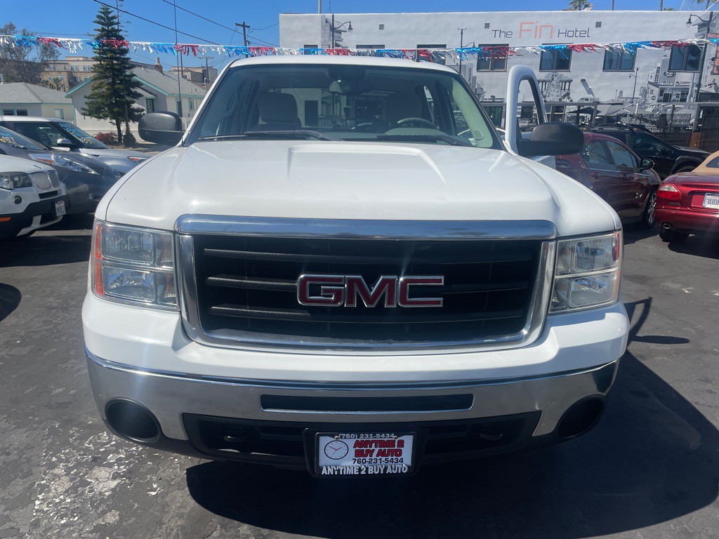 2009 GMC Sierra Image 2