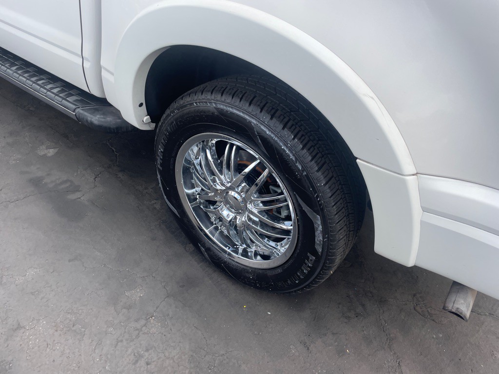 2008 Ford Explorer Image 9