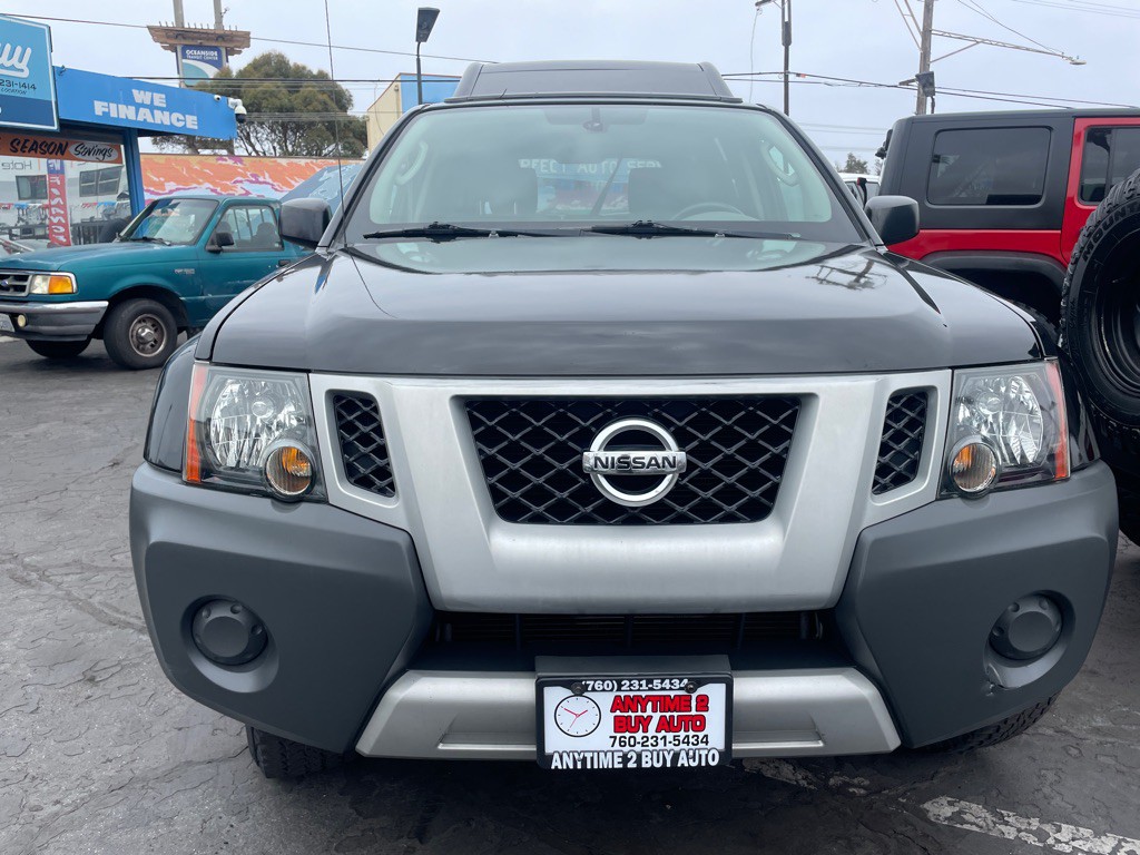 2012 Nissan Xterra Image 2