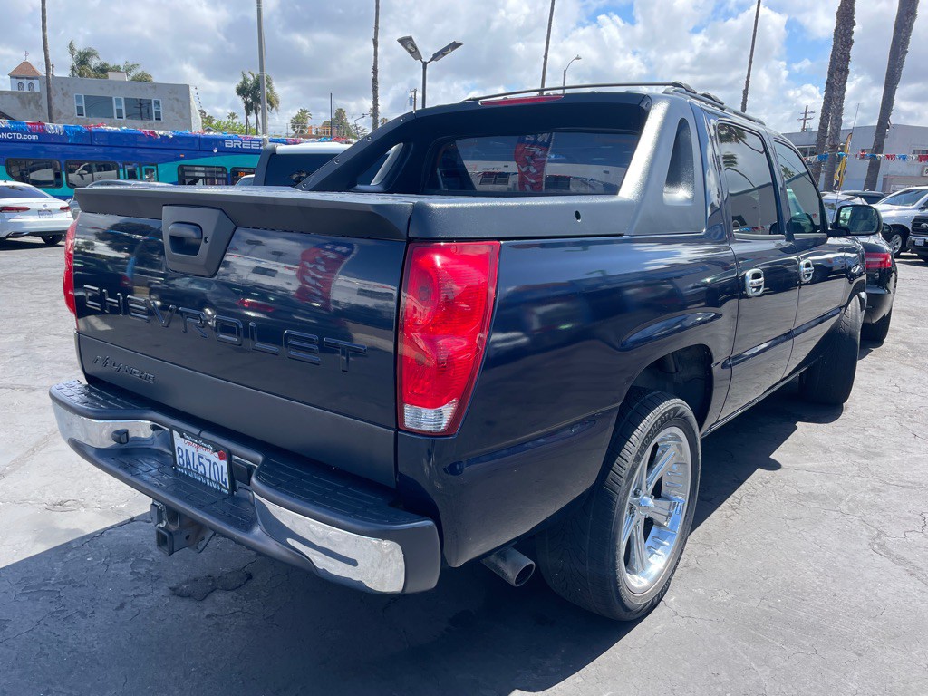 2006 Chevrolet Avalanche Image 6