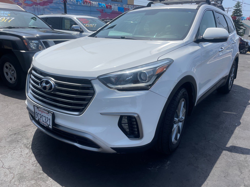 2017 Hyundai Santa Fe Image 8