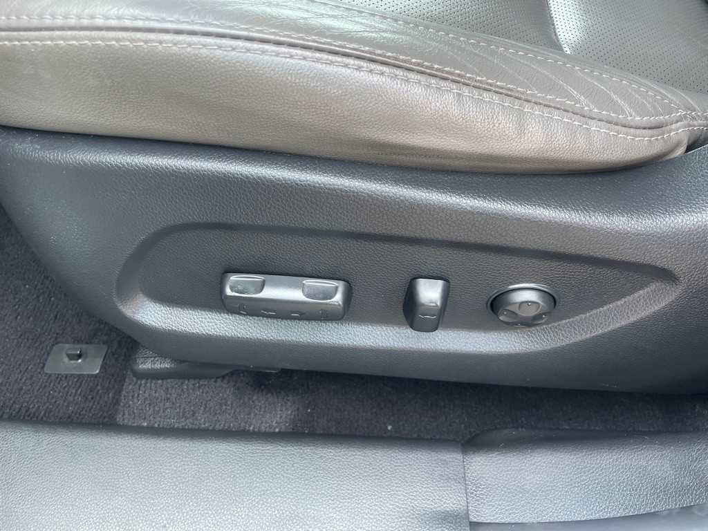 2017 Hyundai Santa Fe Image 14