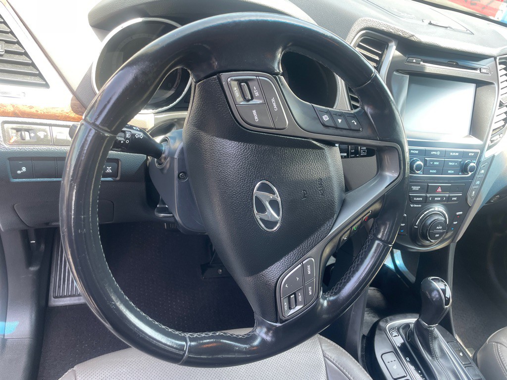 2017 Hyundai Santa Fe Image 15