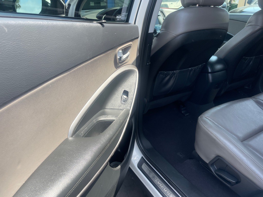 2017 Hyundai Santa Fe Image 20